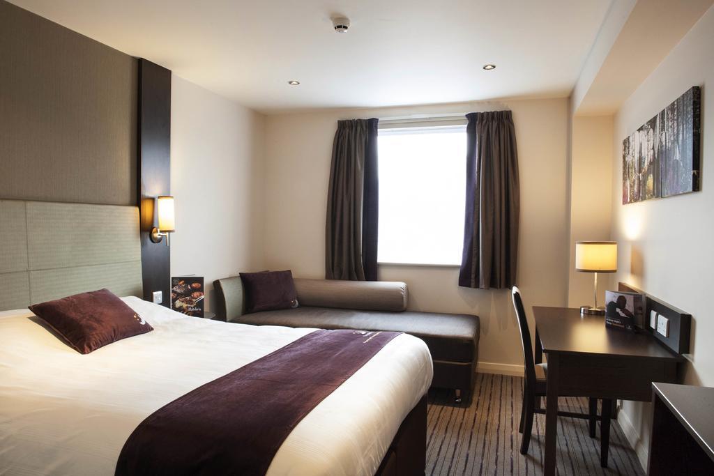 Premier Inn Aberdeen Airport - Dyce Quarto foto