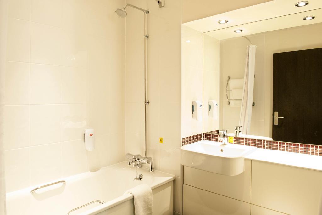 Premier Inn Aberdeen Airport - Dyce Quarto foto